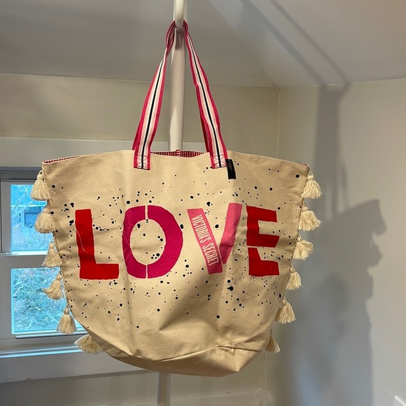 NWT- large Victoria’s Secret tote - Picture 1 of 5